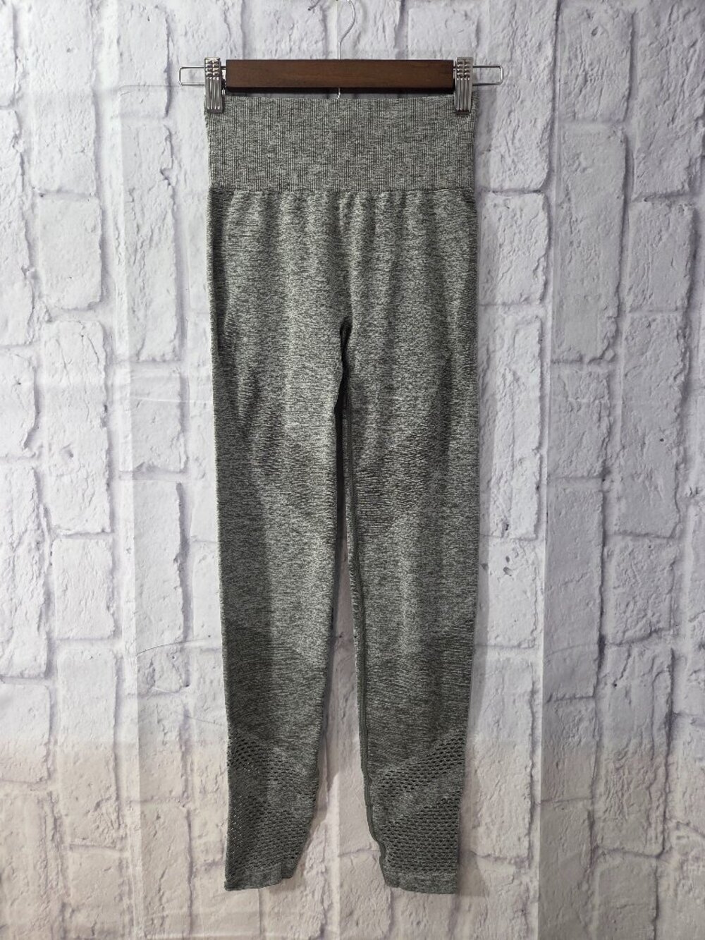 Pink Victoria's Secret Seamless Extra Small Gray Mid Rise Mesh Ankle Leggings